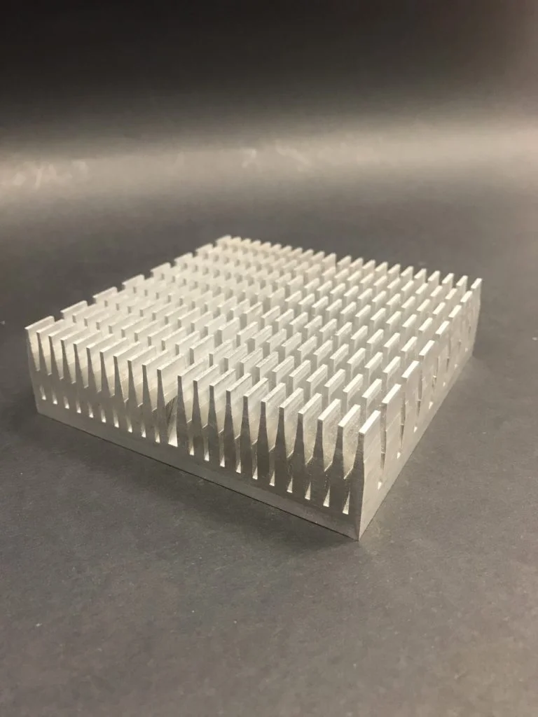 Металл радиатор.